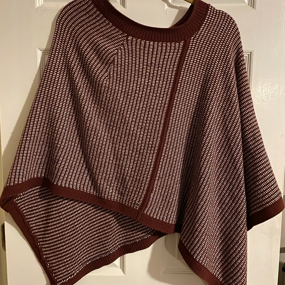 LULU LEMON burgundy poncho